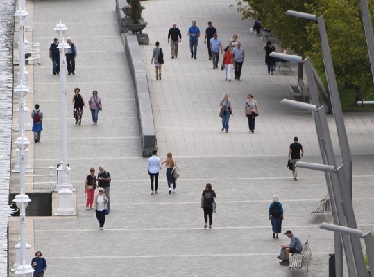  Los contagios por covid en España suben ligeramente, con la incidencia ascendiendo a 42