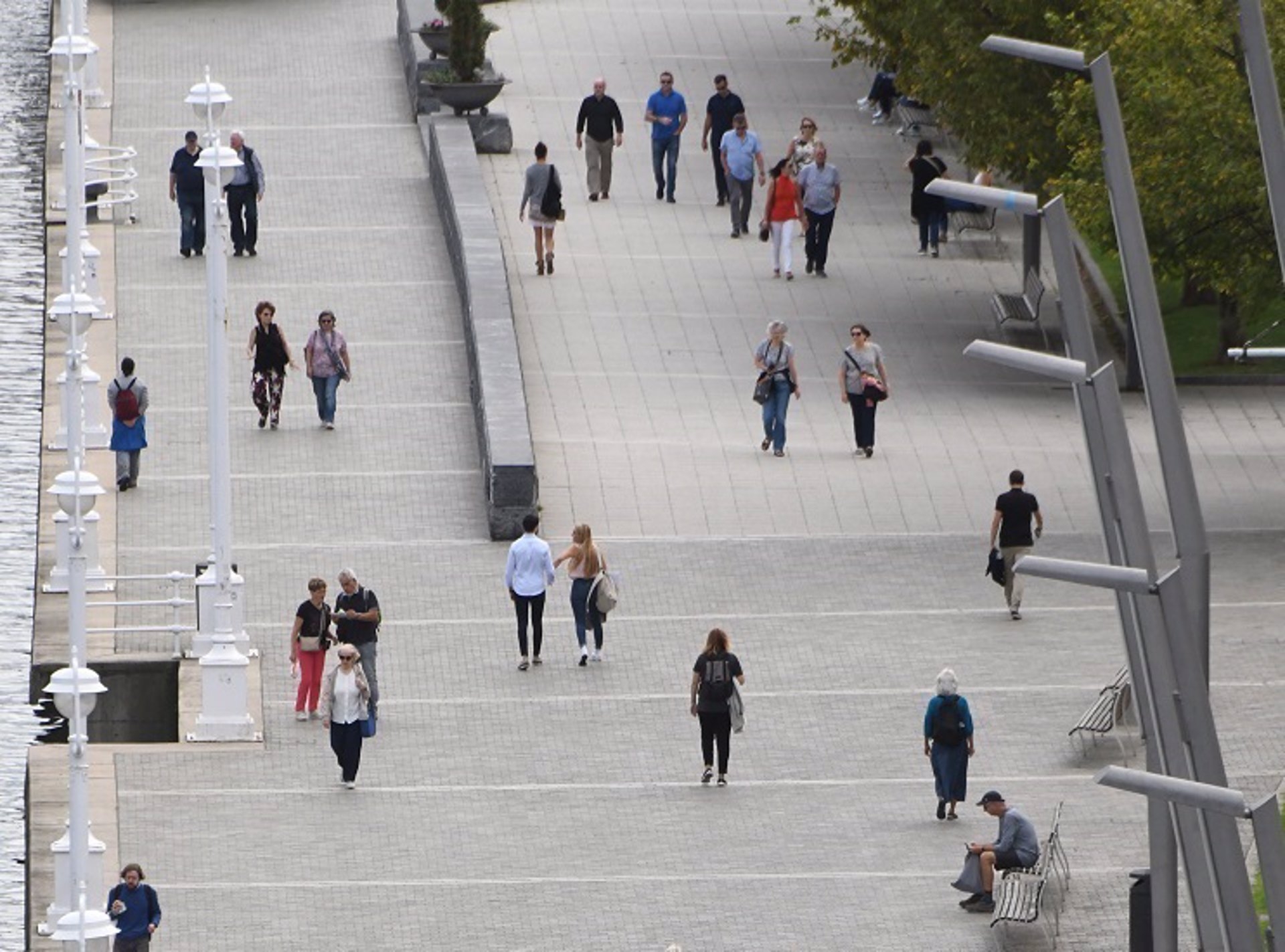  Los contagios por covid en España suben ligeramente, con la incidencia ascendiendo a 42