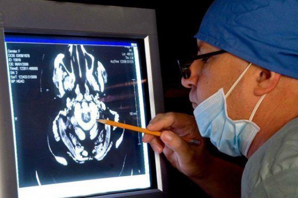 Un programa de teleasistencia atenderá a personas con demencia leve