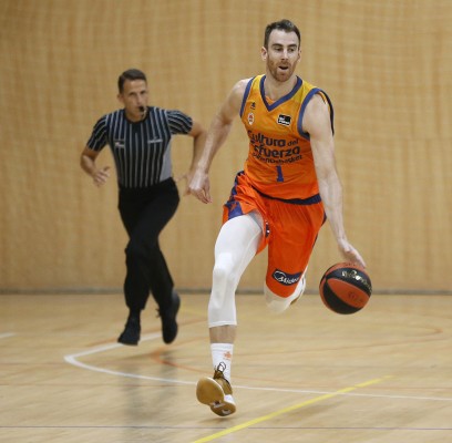 Claver estará varias semanas de baja tras su lesión en el pie izquierdo
