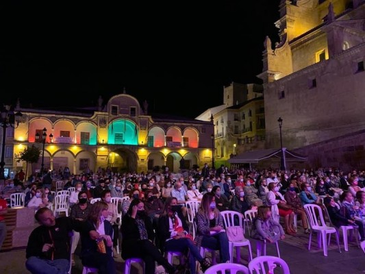 Un paso atrás: Salud restringe al 50% el interior de bares y bodas de Lorca, San Javier y Totana