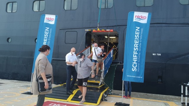 Fin a los grupos burbuja para cruceristas ingleses y alemanes: 3.000 turistas pasean por Cartagena en la doble escala de este lunes