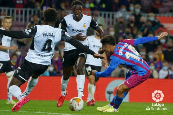 El Valencia, con una plantilla francamente escasa, todos los partidos los regala a partir del minuto 70