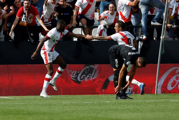 El Elche retoma la competición con mal pie