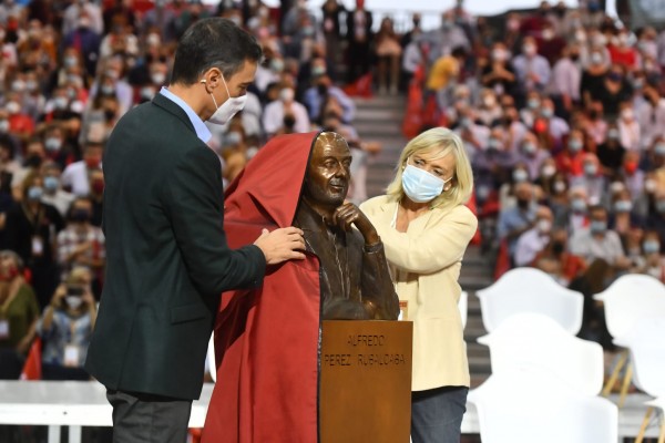 Emotivo homenaje a Rubalcaba: 