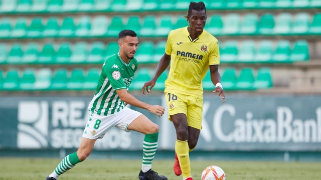 El Villarreal B alarga su buena racha ante un combativo Betis Deportivo y sigue invicto y líder