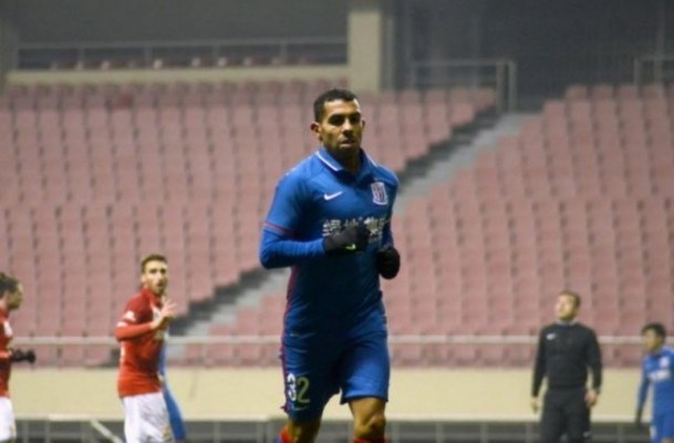 Tévez se estrena en la goleada del Shanghai Shenhua