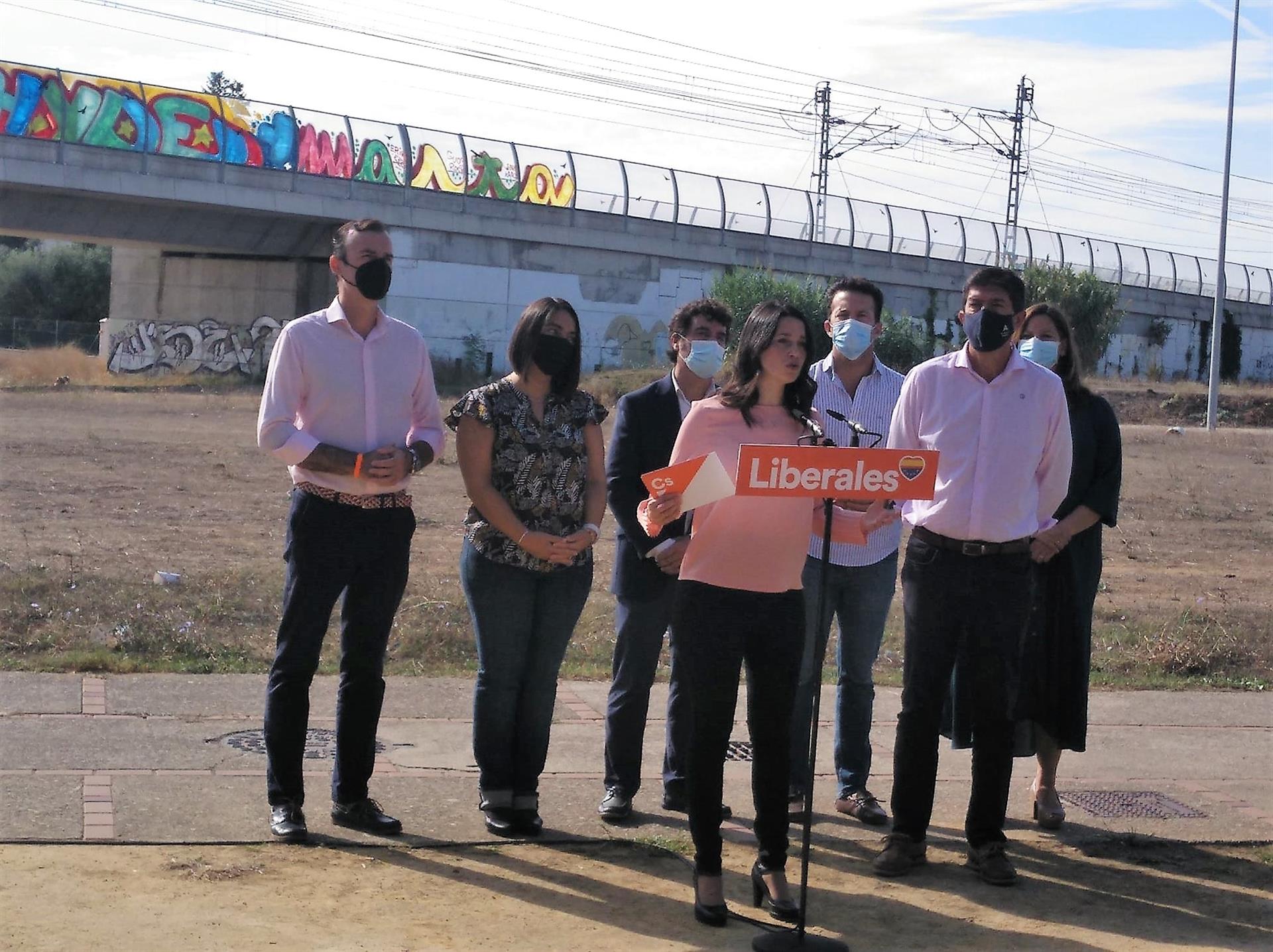 Arrimadas dice que Ciudadanos presentará una enmienda a la totalidad de los PGE 