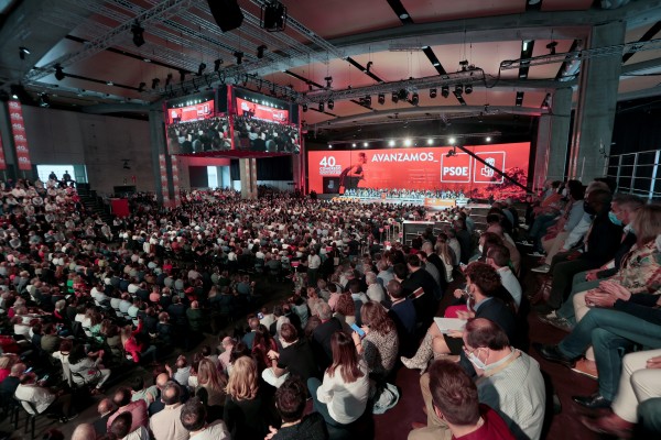 Ábalos llega al Congreso del PSOE encantado y sin necesidad de reconocimiento