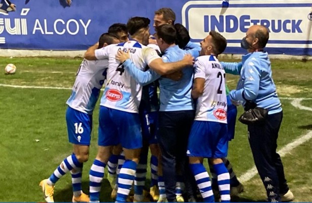 El Alcoyano, contra viento y marea