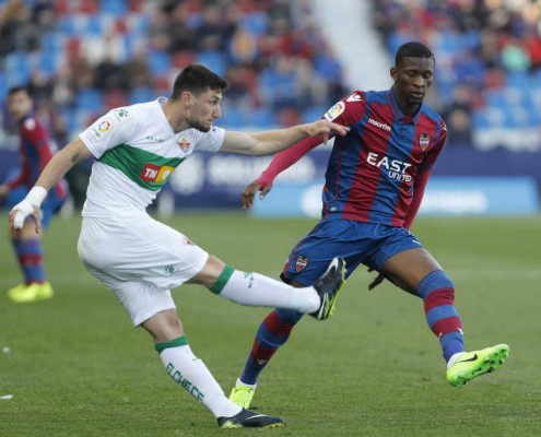 A ocho puntos del 'play-off' y seis por encima del descenso