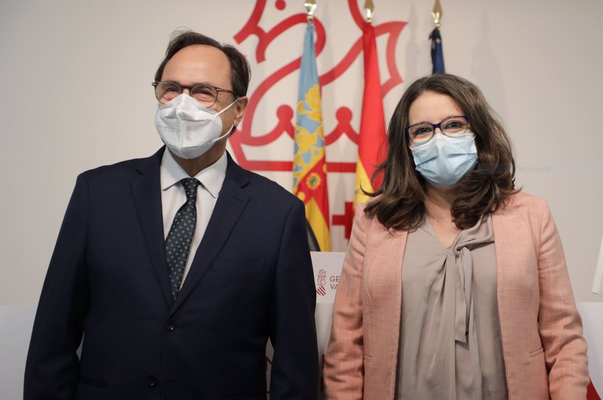 Vicent Soler y Mónica Oltra tras la rueda de prensa posterior al Pleno del Consell. - FOTO: GVA  - 
