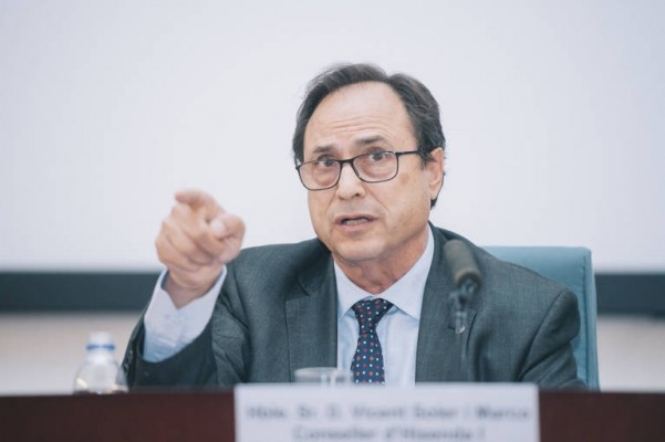 El Consell propone deducciones para contratar en el hogar y fomentar el uso de viviendas vacías