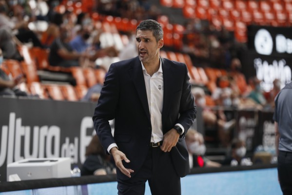 Rubén Burgos: 