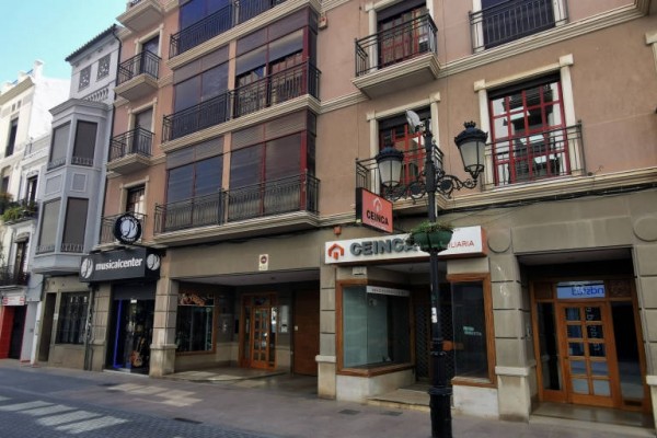 La patronal esmaltera Anffecc formaliza su cambio de sede en la calle Enmedio de Castelló