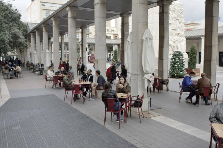 Castelló mantiene 'sine die' la ampliación de las terrazas para duplicar las mesas y sillas 