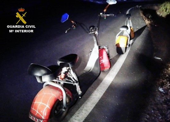 La fiebre de los patinetes se desmadra: pillados circulando de noche y sin luz por la autovía en Mazarrón 