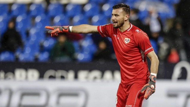 Dimitrievski participa de la doble sesión y apunta a titular frente al Elche

