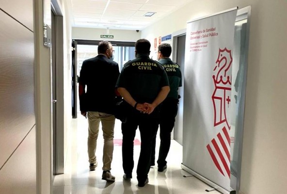 La Guardia Civil investiga en el hospital de Torrevieja por el 'hackeo' de ordenadores
