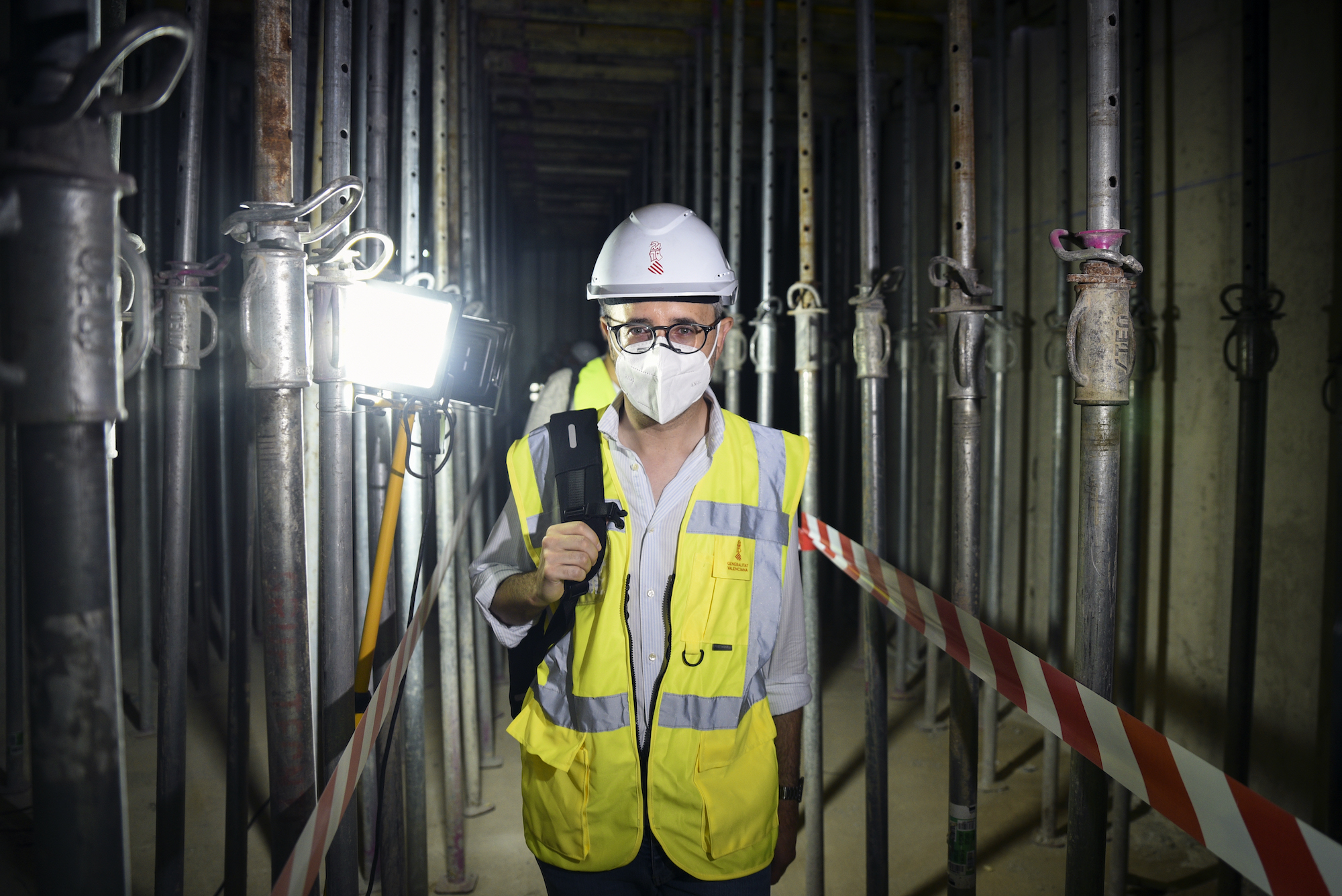 El conseller de Política Territorial, Arcadi España, en una visita a las obras del metro de València. Foto: JORGE GIL/EP - 