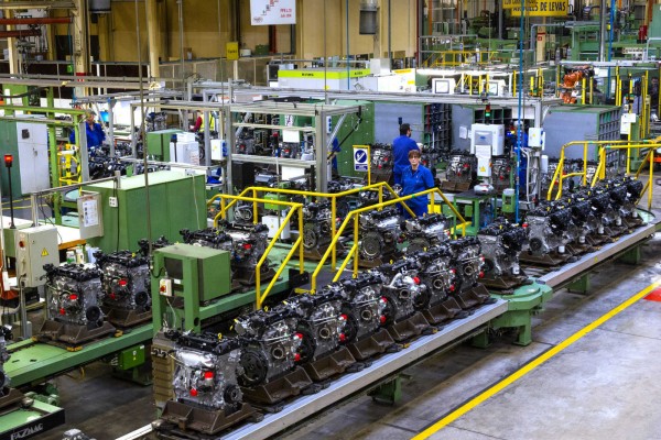 Ford Almussafes estudia un ERE temporal de 300 personas en la planta de motores