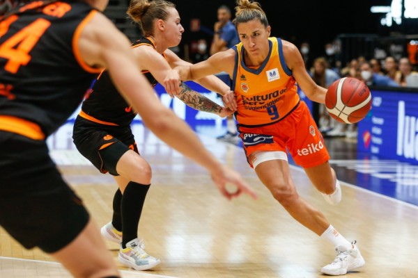 Queralt Casas, baja en el estreno en EuroCup Women