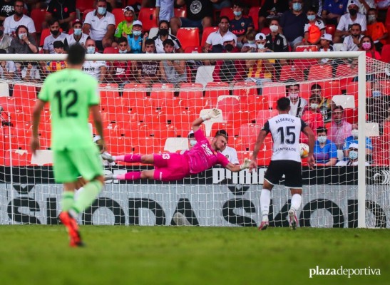 Cillessen, ante el reto de cerrar la portería 
