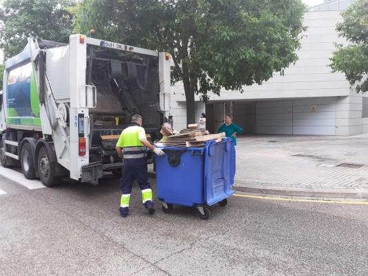 El aumento de los contenedores azules de reciclaje incrementa la recogida de papel un 21,6% 