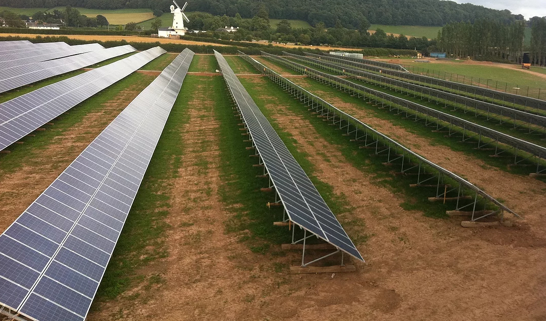 El expolítico eldense José Quilez adquiere la firma ilicitana de renovables Acrius