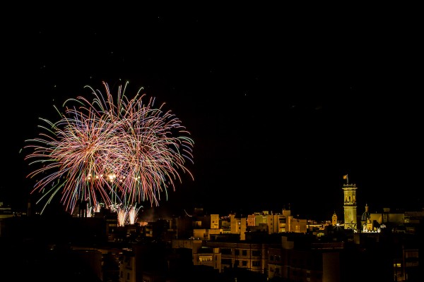 Burriana lanzará 19 castillos de fuegos artificiales desde cada una de sus fallas en la 'Nit del foc' 