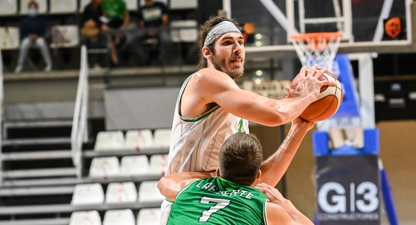 El jugador del TAU Castelló Eric Stutz, en el quinteto ideal de la primera jornada