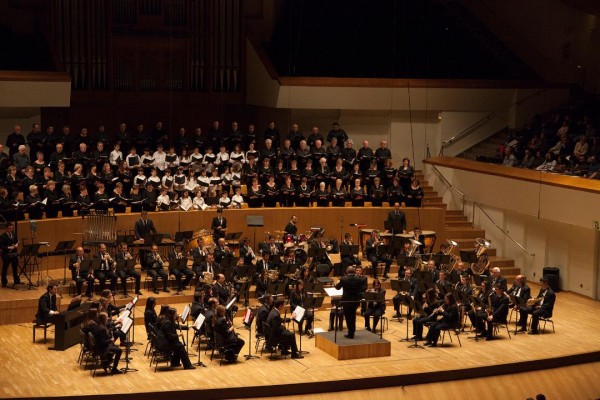 Música de banda con guiño a Berlanga y Theodorakis para cerrar Mostra Viva


