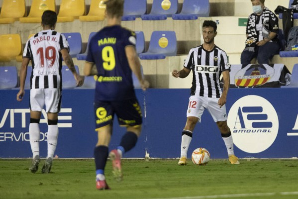 Vicente Esquerdo debuta con victoria en el Castellón