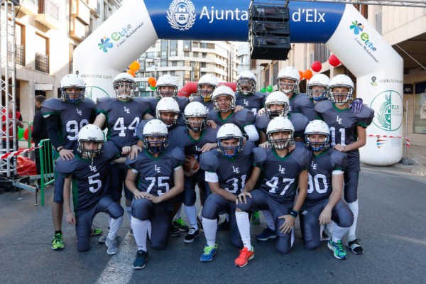 Cerca de 2.200 atletas disputan este domingo la XLVIII edición de la Media Maratón de Elche
