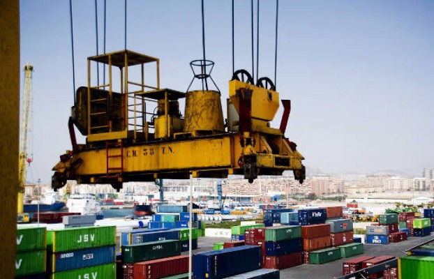 El sector exterior se recupera: crecen exportaciones, pernoctaciones y venta de vivienda a extranjeros