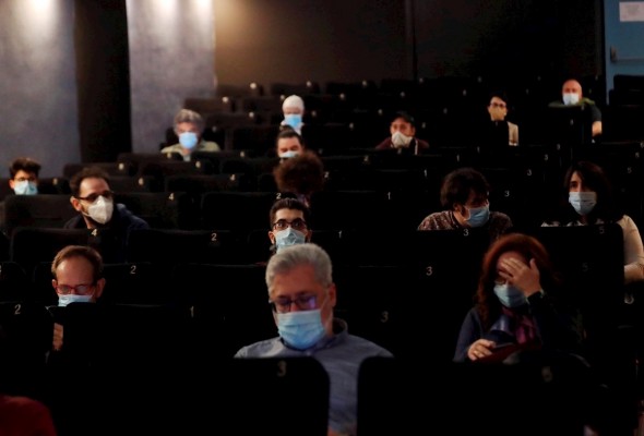 Las mascarillas serán obligatorias en interiores, al menos, hasta la primavera de 2022


