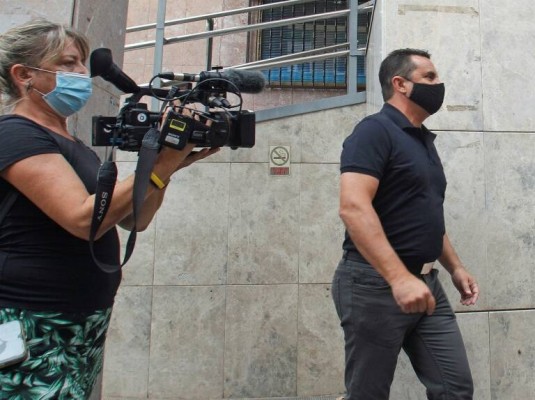 La jueza desestima el archivo de la causa contra Bernabé Cano por su presunta vacunación irregular