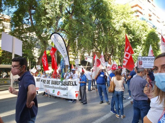 Sabadell rebaja a 1.605 las salidas planteadas en el ERE; CCOO pide que se queden en 1.300