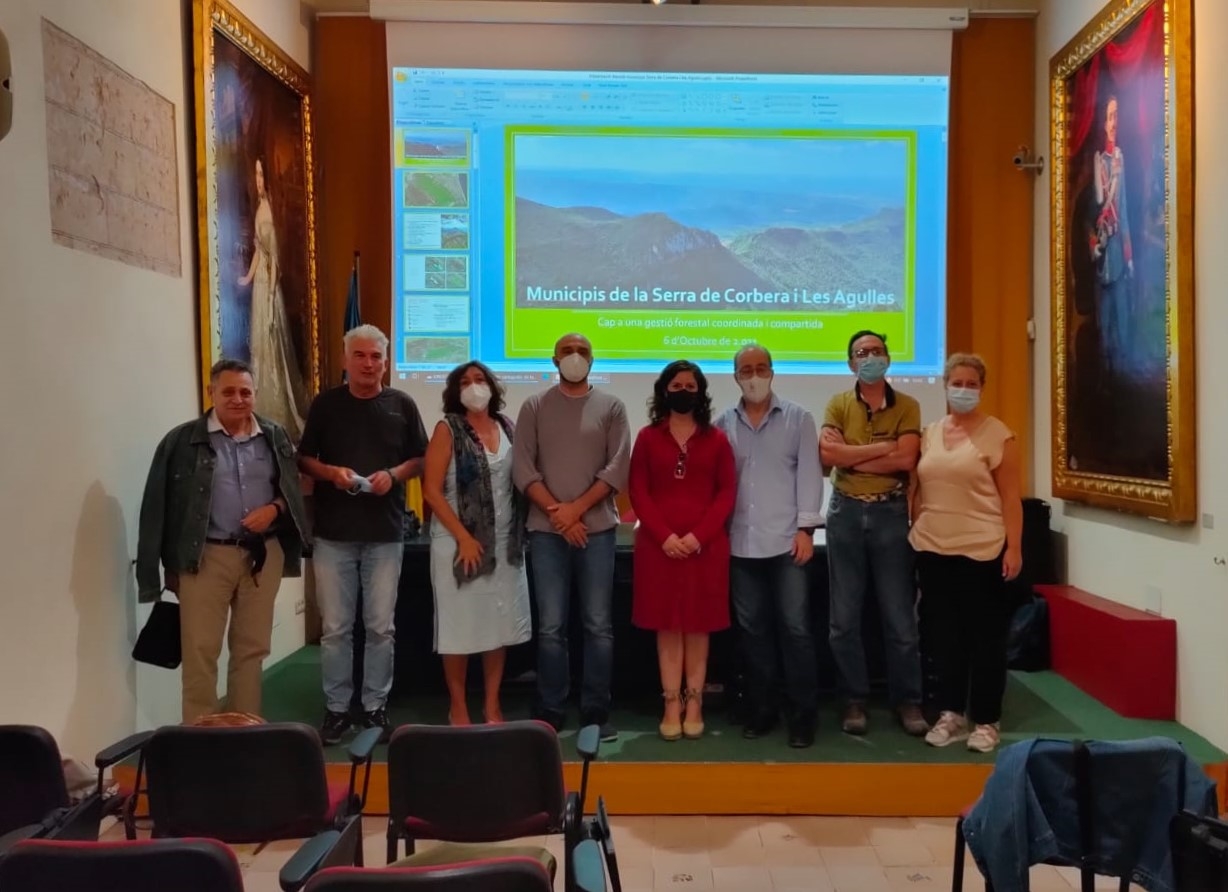 Seis municipios crean un consorcio para gestionar y proteger la sierra de Corbera y les Agulles