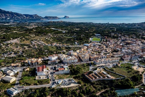 Diez empresas optan al contrato de mantenimiento de jardines de l'Alfàs del Pi