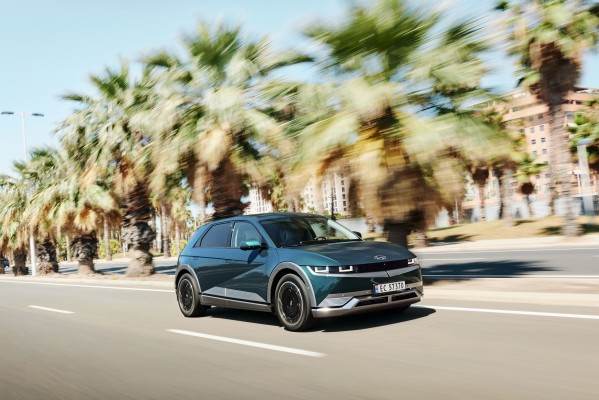 La tecnología sin emisiones de Hyundai guiará a los corredores del Medio y el Maratón Valencia