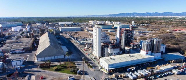 UBE pretende utilizar la red ferroviaria del puerto para cargar fertilizante en barcos y exportarlo