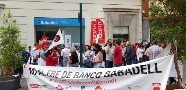 Banco Sabadell prevé despedir al 15% de su plantilla en Castellón en virtud del ERE
