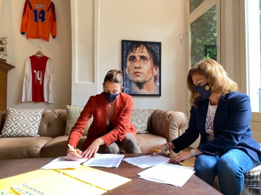 La Fundación Deportiva Municipal y la Fundación Cruyff colaboran en la construcción de un campo de fútbol en honor al valenciano Carlos Soler