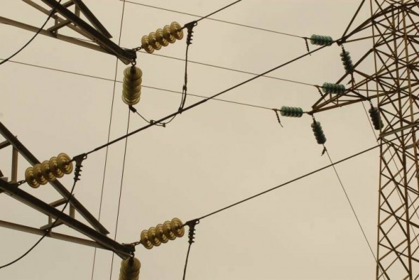 El precio de la luz se desboca este jueves a 288,53 euros, un 26% más que el último récord