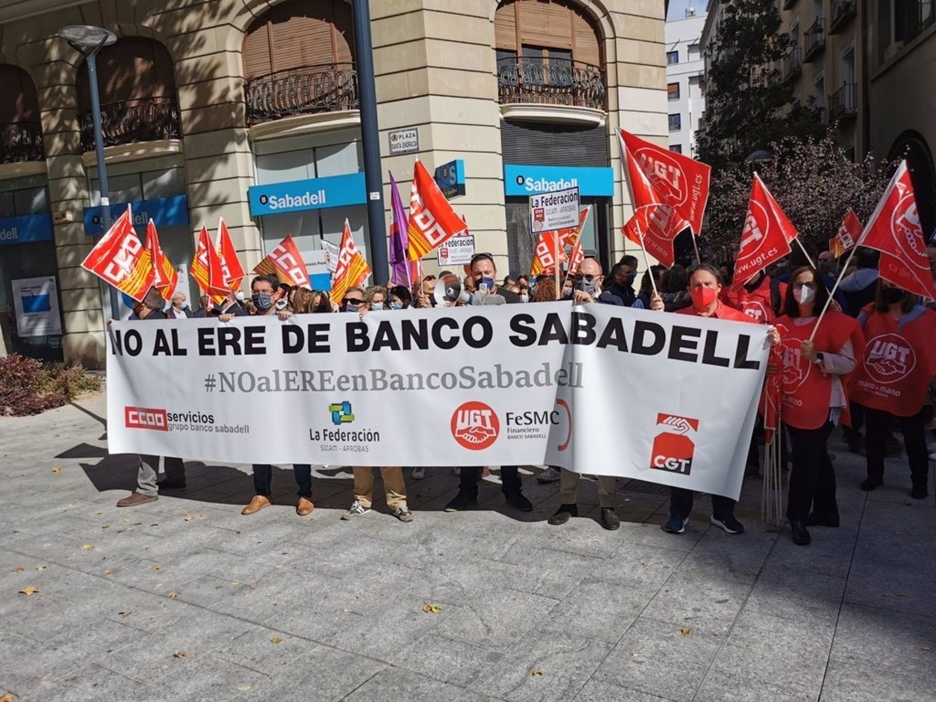 Los sindicatos cifran en un 85% el cierre de oficinas por la huelga convocada en Banco Sabadell