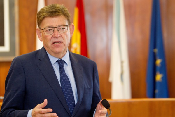 Puig insiste en descentralizar las instituciones del Estado y 