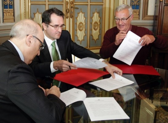 Iberdrola y el Ayuntamiento firman un convenio para la protección de los clientes en situación de vulnerabilidad