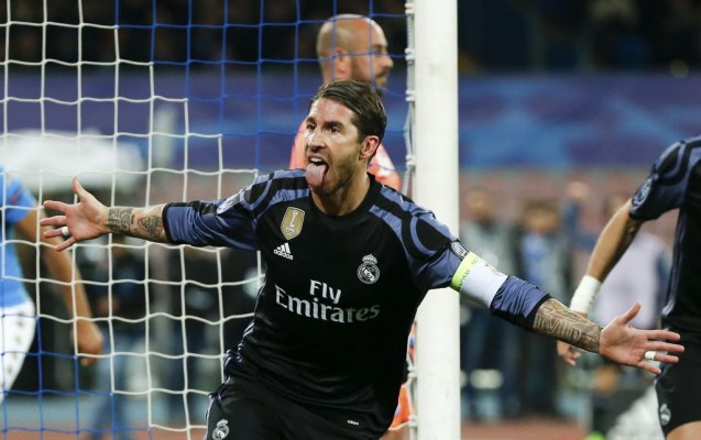Un doblete de Ramos silencia el San Paolo y mete al Madrid en cuartos