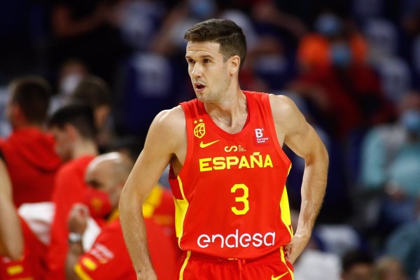 López-Aróstegui trabaja con el grupo y gana opciones de estar ante el Madrid
